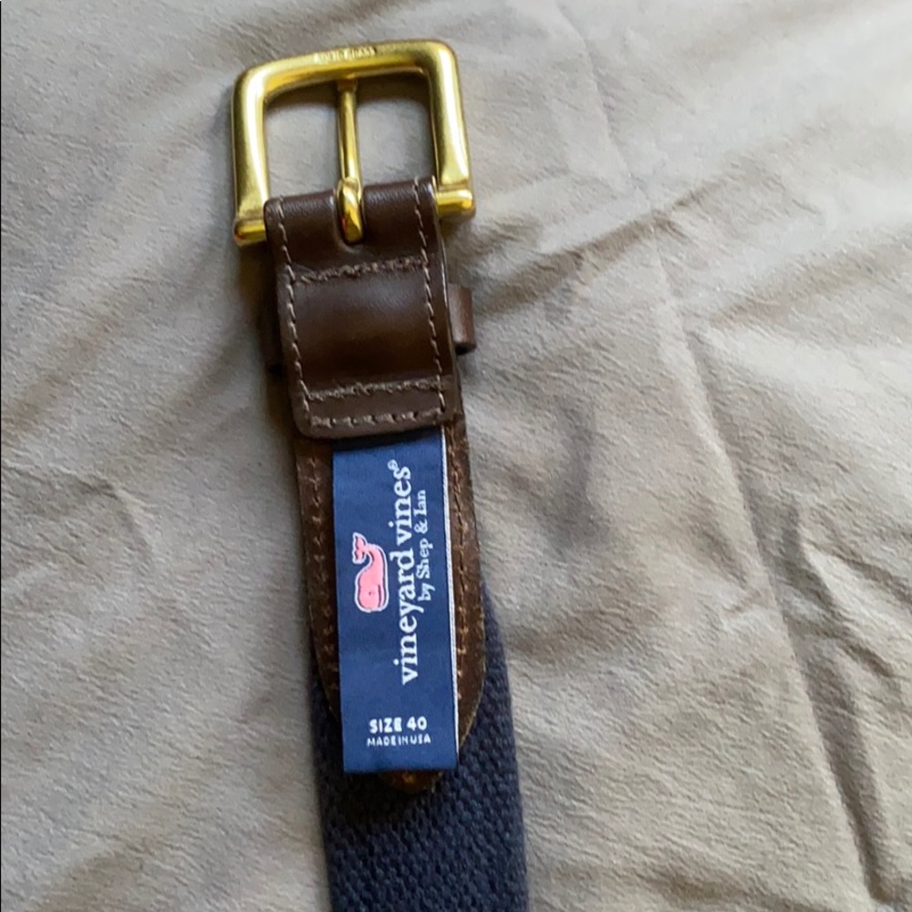 Brand New Vineyard Vines Cocktail Belt. - Picture 3 of 3